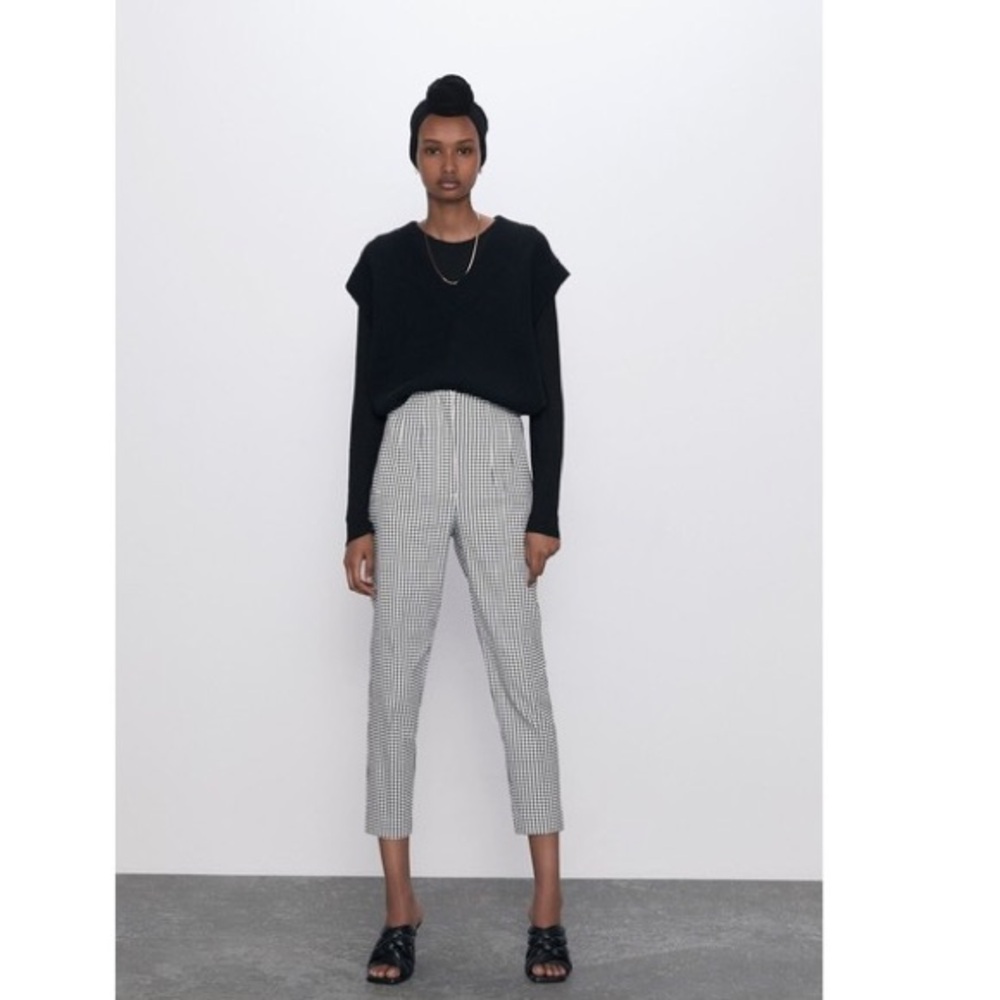 PRE-OWNED - Zara Checkered Plaid High Waisted Cropped Capri Pant - XSmall